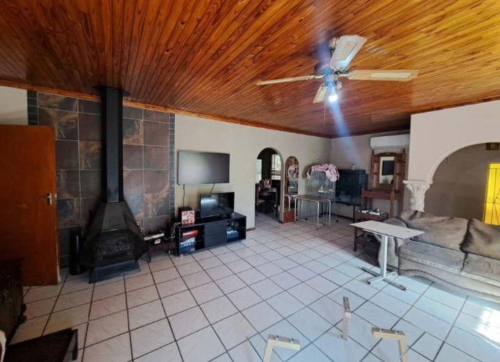 4 Bedroom Property for Sale in Roosheuwel North West